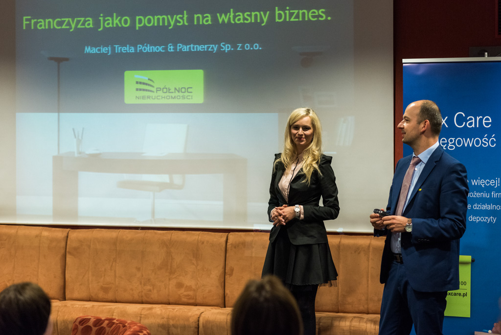 KARIERA I ROZWÓJ, CZY MACIERZYŃSTWO I RODZINA?  – WYWIAD Z KLAUDIĄ SIKORSKĄ-MACIĄG