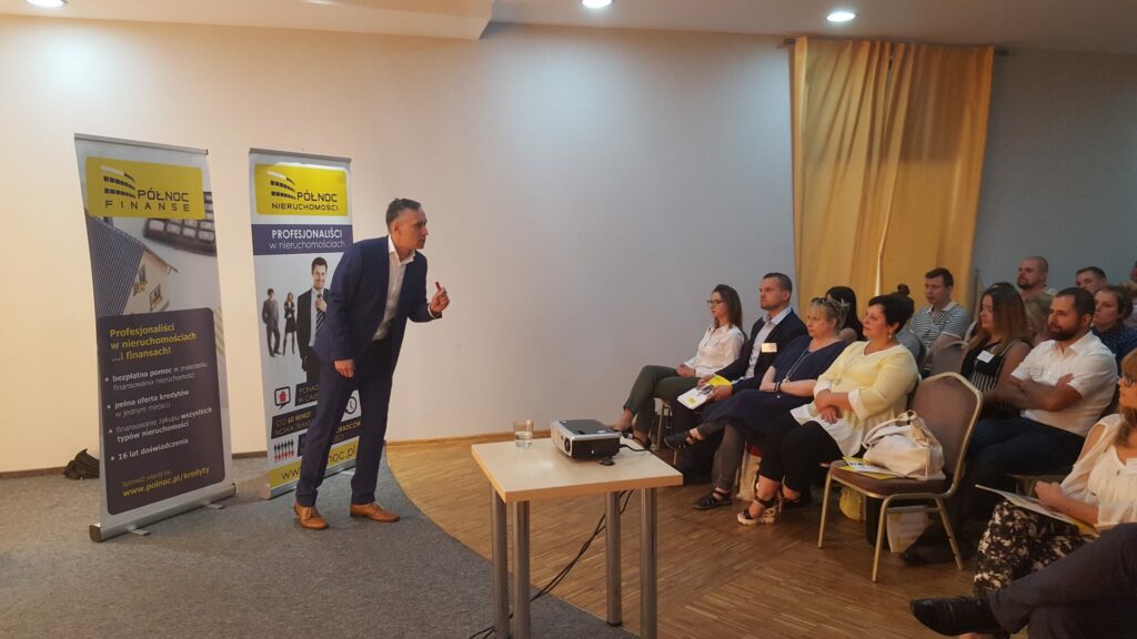 Czego jeszcze nie wiesz o pozyskiwaniu nieruchomości? – wywiad z trenerem Dawidem Mareckim