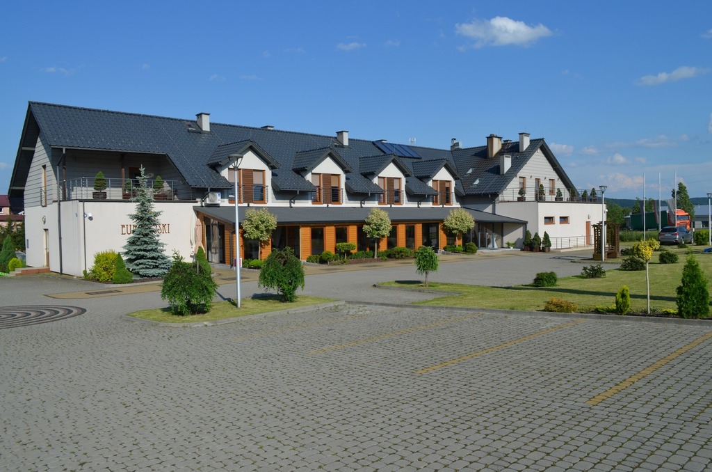 Lokal – Bobrza, Przyjmo