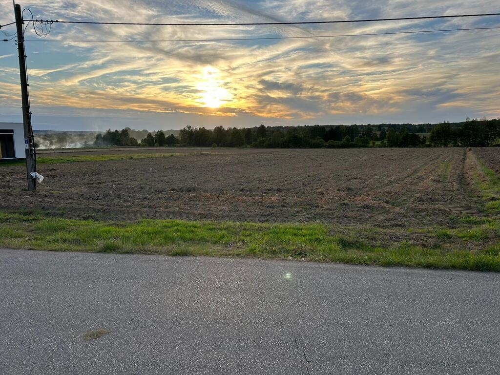 Działka – Straszów