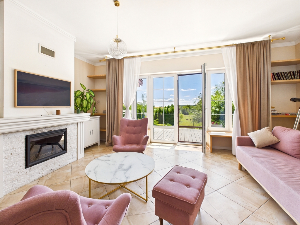 Dom – Ławki, Ławki