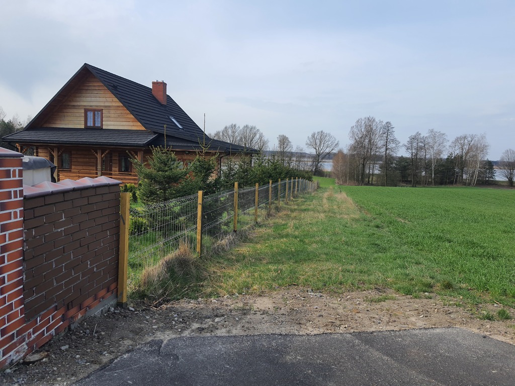 Działka – Komarne