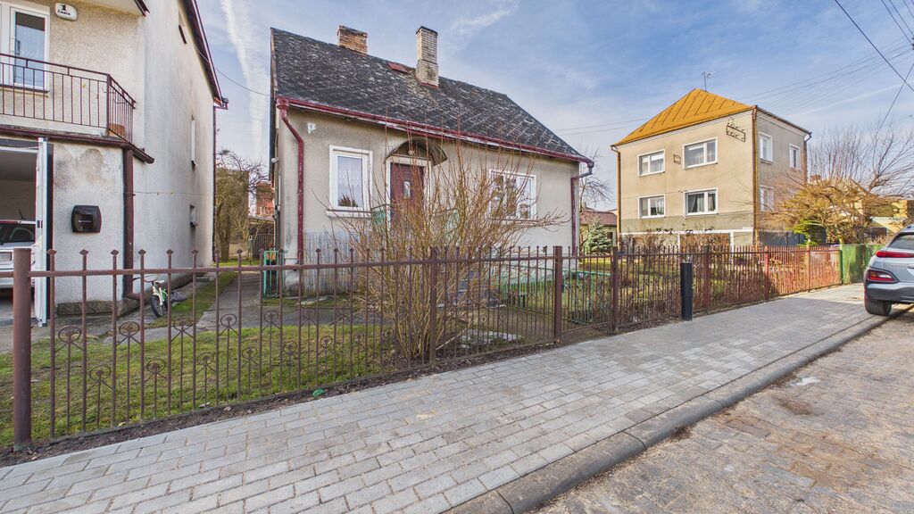 Dom – Łapy, Żabia