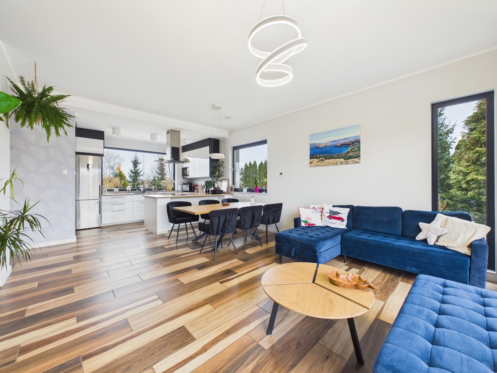 Lokal – Suchy Dwór